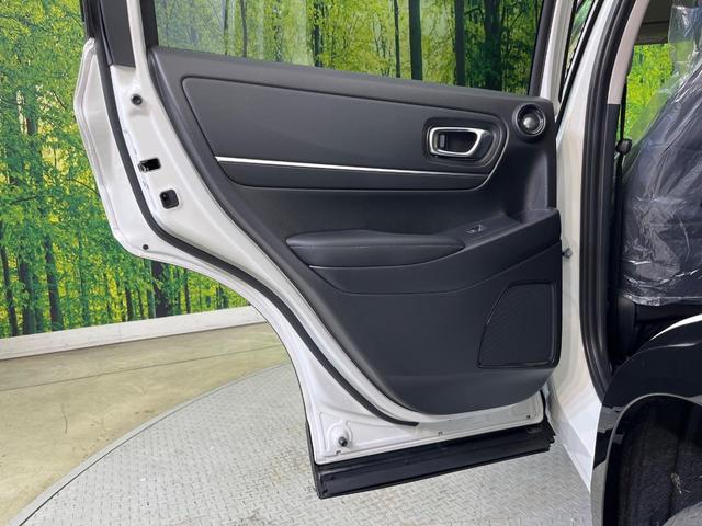 ヴェゼル ｅ：ＨＥＶ　Ｚ　登録済未使用車　純正９型ナビ　全周囲カメラ　ホンダセンシング　レーダークルーズ　電動リアゲート　ハーフレザーシート　シートヒーター　コーナーセンサー　スマートキー　ＬＥＤヘッド　ＥＴＣ２．０（43枚目）