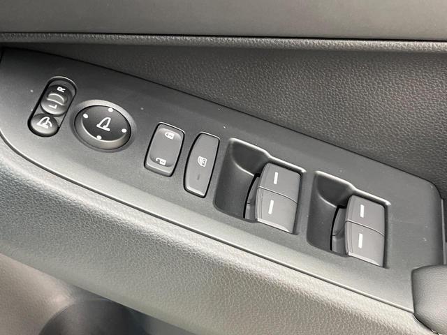 ヴェゼル ｅ：ＨＥＶ　Ｚ　登録済未使用車　純正９型ナビ　全周囲カメラ　ホンダセンシング　レーダークルーズ　電動リアゲート　ハーフレザーシート　シートヒーター　コーナーセンサー　スマートキー　ＬＥＤヘッド　ＥＴＣ２．０（58枚目）