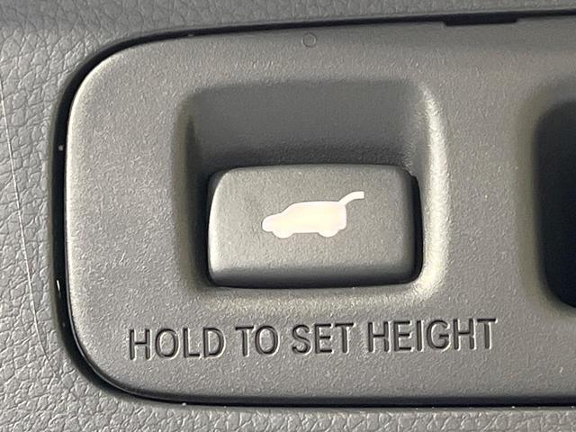 ステップワゴン スパーダ　両側電動ドア　純正１１型ナビ　バックカメラ　ホンダセンシング　レーダークルーズ　パワーバックドア　ハーフレザーシート　シートヒーター　コーナーセンサー　スマートキー　ＬＥＤヘッド　純正１６インチアルミ（7枚目）