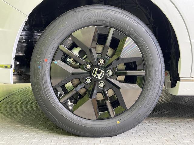 ステップワゴン スパーダ　両側電動ドア　純正１１型ナビ　バックカメラ　ホンダセンシング　レーダークルーズ　パワーバックドア　ハーフレザーシート　シートヒーター　コーナーセンサー　スマートキー　ＬＥＤヘッド　純正１６インチアルミ（32枚目）