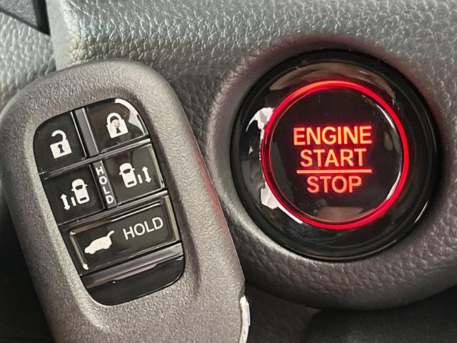 ステップワゴン スパーダ　両側電動ドア　純正１１型ナビ　バックカメラ　ホンダセンシング　レーダークルーズ　パワーバックドア　ハーフレザーシート　シートヒーター　コーナーセンサー　スマートキー　ＬＥＤヘッド　純正１６インチアルミ（61枚目）