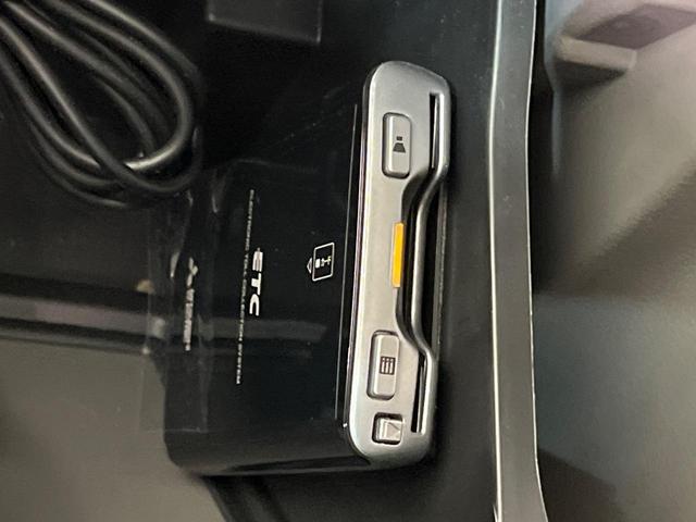 エブリイ ＰＣリミテッド　純正ＳＤナビ　バックカメラ　セーフティサポート　禁煙車　ドラレコ　コーナーセンサー　ＥＴＣ　オートマチックハイビーム　車線逸脱警報　オートライト　Ｂｌｕｅｔｏｏｔｈ　ＣＤ　ＤＶＤ再生　フルセグ（6枚目）