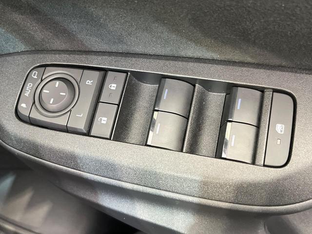 ヤリスクロス Ｘ　メモリーナビ　バックカメラ　セーフティセンス　レーダークルーズ　禁煙車　ドラレコ　レーンキープ　スマートキー　ＥＴＣ　オートマチックハイビーム　オートライト　Ｂｌｕｅｔｏｏｔｈ　フルセグ（45枚目）