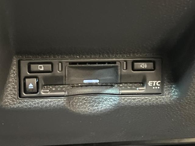 ヤリスクロス Ｇ　バックカメラ　セーフティセンス　レーダークルーズ　禁煙車　ドラレコ　コーナーセンサー　純正８インチディスプレイオーディオ　スマートキー　ＥＴＣ　オートハイビーム　車線逸脱警報　オートライト（7枚目）