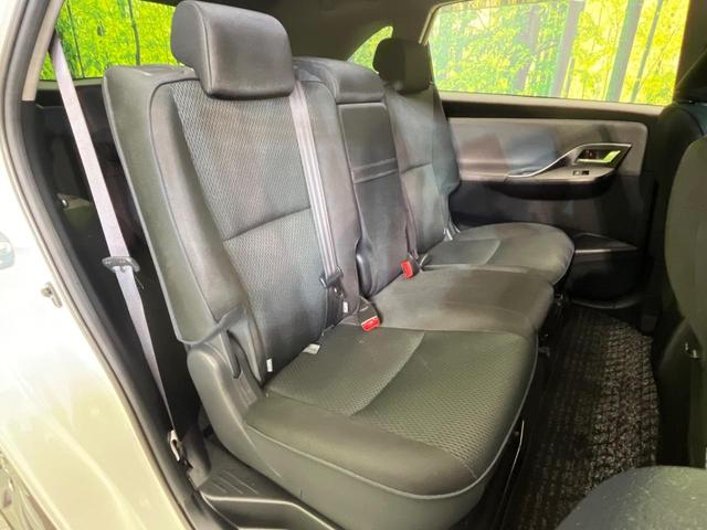 マークＸジオ エアリアル　純正ＳＤナビ　バックカメラ　禁煙車　スマートキー　ＨＩＤヘッド　ＥＴＣ　純正１８インチアルミ　オートライト　デュアルオートエアコン　ＣＤ再生　ＤＶＤ再生　フルセグ　電動格納ミラー　アームレスト（9枚目）