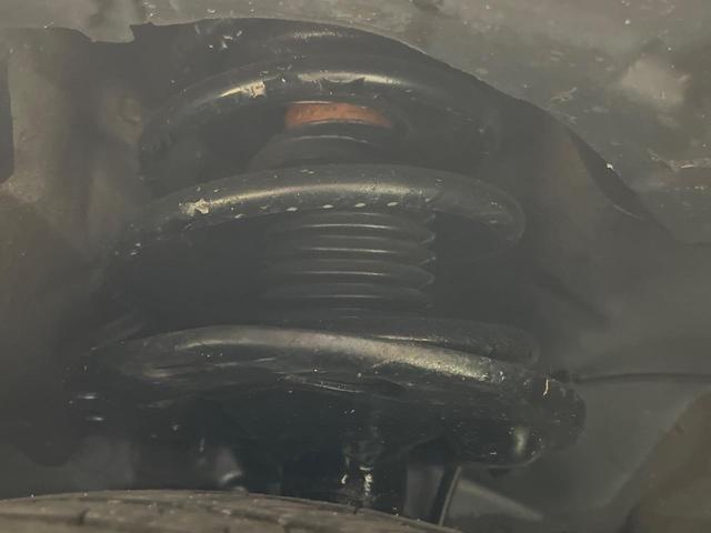 マークＸジオ エアリアル　純正ＳＤナビ　バックカメラ　禁煙車　スマートキー　ＨＩＤヘッド　ＥＴＣ　純正１８インチアルミ　オートライト　デュアルオートエアコン　ＣＤ再生　ＤＶＤ再生　フルセグ　電動格納ミラー　アームレスト（21枚目）