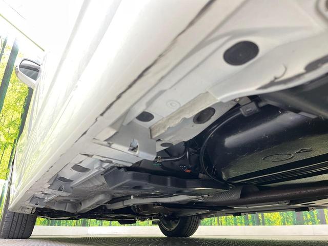 マークＸジオ エアリアル　純正ＳＤナビ　バックカメラ　禁煙車　スマートキー　ＨＩＤヘッド　ＥＴＣ　純正１８インチアルミ　オートライト　デュアルオートエアコン　ＣＤ再生　ＤＶＤ再生　フルセグ　電動格納ミラー　アームレスト（22枚目）