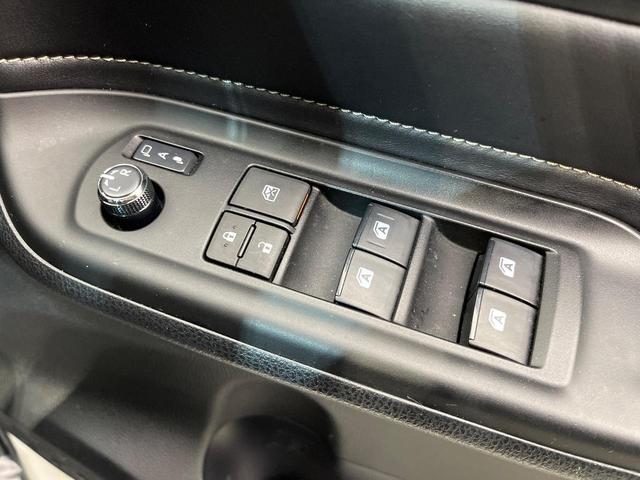 エスクァイア ハイブリッドＸｉ　電動スライドドア　純正ナビ　バックカメラ　セーフティセンス　禁煙車　シートヒーター　ドラレコ　スマートキー　ＬＥＤヘッド　ビルトインＥＴＣ　純正１５インチアルミ　オートハイビーム　オートライト（50枚目）