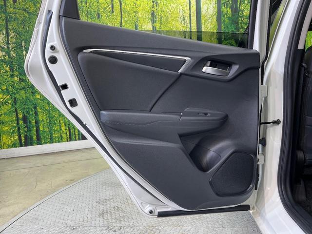 フィットハイブリッド Ｌ　ホンダセンシング　純正ＳＤナビ　バックカメラ　ホンダセンシング　アダプティブクルーズコントロール　禁煙車　ハーフレザーシート　ドラレコ　コーナーセンサー　スマートキー　ＬＥＤヘッド　ＥＴＣ　誤発進抑制機能　オートライト（43枚目）