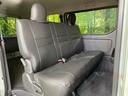 後部座席も気になるようなキズ・汚れやへたり等、大きなダメージはなく、良好な状態です。
