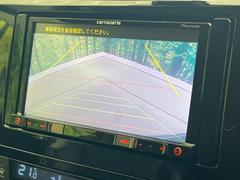 【バックカメラ】駐車時に後方がリアルタイム映像で確認できます。大型商業施設や立体駐車場での駐車時や、夜間のバック時に大活躍！運転スキルに関わらず、今や必須となった装備のひとつです！ 6