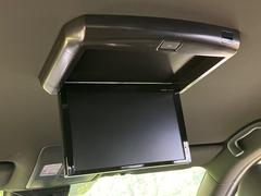 【フリップダウンモニター】大画面モニターで後席でもエンタメをお楽しみいただけます。小さなお子様にも大人気の装備です♪ 5