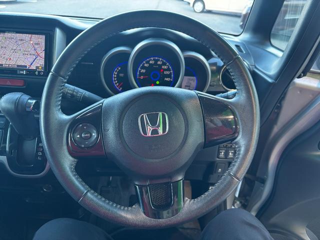 N-BOXカスタム G ターボSSパッケージ 車検8年9月 両側電動スライドドア アイドリングストップ カロッツェリアナビ スマートキー 電動格納ドアミラー アルミホイール ディスチャージヘッドライト ベンチシート 横滑り防止機能 保証あり(15枚目)