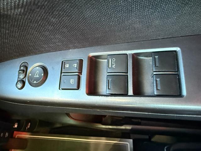 Ｎ－ＢＯＸカスタム ２トーンカラースタイル　Ｇ・ターボＬパッケージ　車検８年９月　両側電動スライドドア　シティブレーキシステム　アルミホイール　電動格納ドアミラー　クルーズコントロール　アイドリングストップ　Ｇａｔｈｅｒｓナビ　ＥＴＣ　ディスチャージヘッドライト（20枚目）