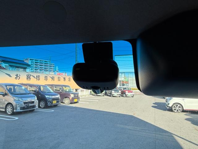 タント カスタムＲＳ　トップエディションＳＡＩＩＩ　車検８年１２月　両側電動スライドドア　衝突被害軽減ブレーキ　スマートキー　シートヒーター　アイドリングストップ　オートハイビーム　フルセグナビ　ＥＴＣ　電動格納ドアミラー　バックカメラ（25枚目）