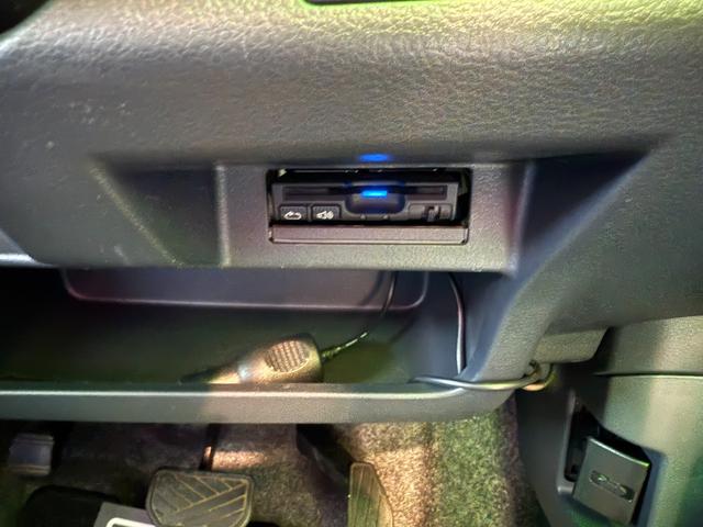 ワゴンＲ ＦＺ　車検２年　衝突被害軽減ブレーキ　スマートキー　アイドリングストップ　ＣＤオーディオ　電動格納ドアミラー　ポータブルナビ　アルミホイール　ベンチシート　横滑り防止機能　オートエアコン　パワーウインドウ（17枚目）