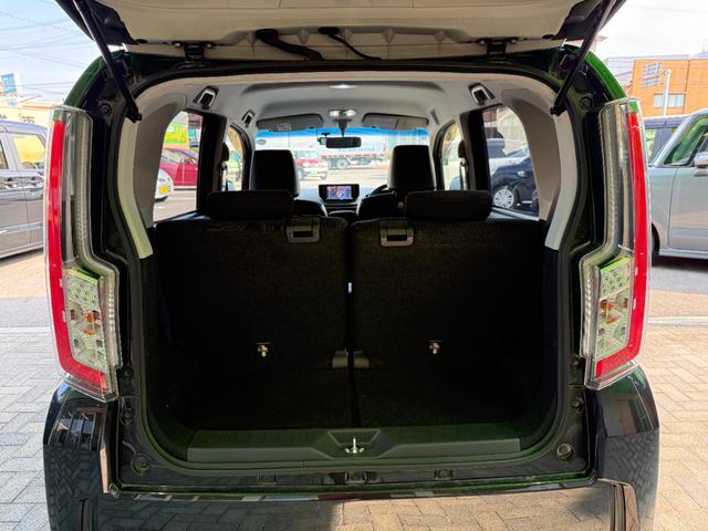 ムーヴ カスタム　ＲＳ　ハイパー　車検８年７月　アイドリングストップ　ケンウッドナビ　ＥＴＣ　純正アルミホイール　電動格納ドアミラー　スマートキー　オートエアコン　ディスチャージヘッドライト　パワーウインドウ　横滑り防止機能（11枚目）