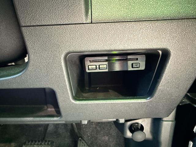 タント カスタムRS トップエディションSAII 車検2年 両側電動スライドドア 衝突被害軽減ブレーキ スマートキー アルミホイール アイドリングストップ バックカメラ カロッツェリアナビ 電動格納ドアミラー ETC 横滑り防止機能 オートエアコン(17枚目)