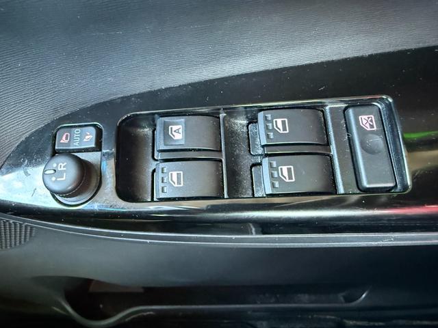 タント カスタムRS トップエディションSAII 車検2年 両側電動スライドドア 衝突被害軽減ブレーキ スマートキー アルミホイール アイドリングストップ バックカメラ カロッツェリアナビ 電動格納ドアミラー ETC 横滑り防止機能 オートエアコン(21枚目)