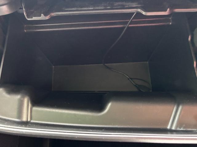 スペーシア Ｇリミテッド　車検２年　片側電動スライドドア　衝突被害軽減ブレーキ　スマートキー　シートヒーター　横滑り防止機能　電動格納ドアミラー　社外アルミホイール　セキュリティアラーム　ベンチシート　パナソニックナビ（19枚目）