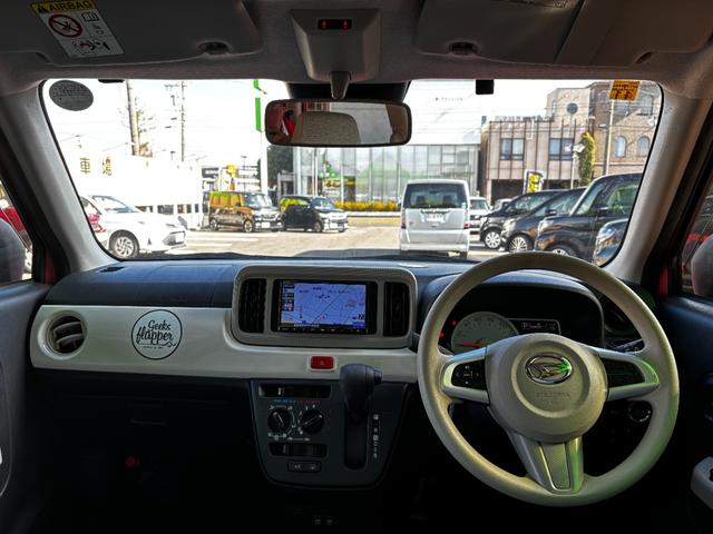 ミラトコット Ｘ　ＳＡＩＩＩ　車検２年　衝突被害軽減ブレーキ　コーナーセンサー　スマートキー　ＬＥＤヘッドライト　パナソニックナビ　バックカメラ　電動格納ドアミラー　オートハイビーム　ＥＴＣ　社外アルミホイール　パワーウインドウ（12枚目）