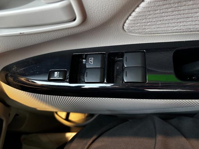 デイズ Ｘ　車検９年１月　衝突被害軽減ブレーキ　スマートキー　アラウンドビューモニター　アイドリングストップ　電動格納ドアミラー　パワーウインドウ　オートエアコン　横滑り防止機能　軽自動車　保証あり（19枚目）