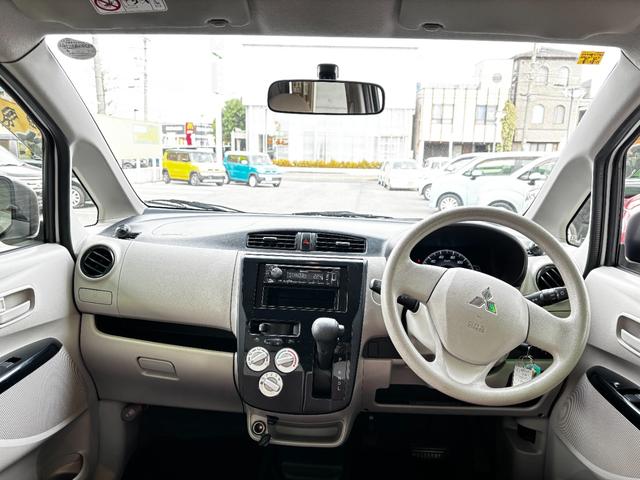 ｅＫワゴン Ｅ　車検２年　電動格納ドアミラー　ＣＤオーディオ　キーレスエントリー　横滑り防止機能　シートヒーター　マニュアルエアコン　パワーウインドウ　ベンチシート　プライバシーガラス　軽自動車　保証あり（12枚目）