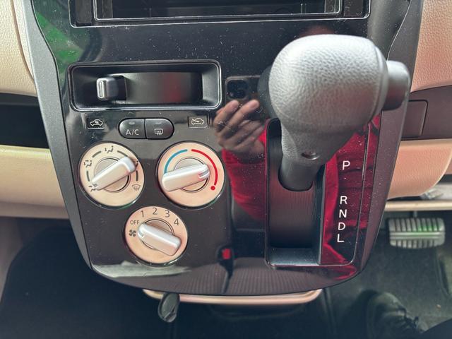 ｅＫワゴン Ｅ　車検２年　電動格納ドアミラー　ＣＤオーディオ　キーレスエントリー　横滑り防止機能　シートヒーター　マニュアルエアコン　パワーウインドウ　ベンチシート　プライバシーガラス　軽自動車　保証あり（13枚目）