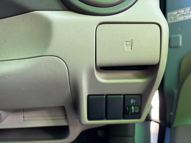 アルト Ｆ　車検８年６月　純正ＣＤオーディオ　セキュリティアラーム　キーレスエントリー　パワーウインドウ　マニュアルエアコン　光軸調整機能　ＡＢＳ　軽自動車　保証あり（16枚目）