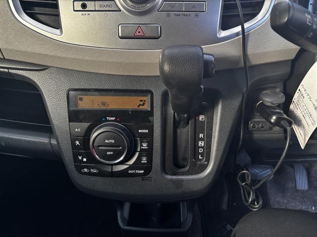 ワゴンＲ ＦＸ　車検２年　電動格納ドアミラー　アイドリングストップ　キーレスエントリー　オートエアコン　パワーウインドウ　ＣＤオーディオ　ユピテルナビ　セキュリティアラーム　ベンチシート　軽自動車　保証あり（13枚目）