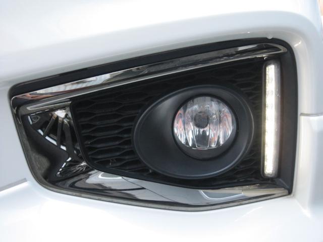 エルグランド ３５０ハイウェイスタープレミアムアーバンクロム　全ＯＰエマージェンシーブレーキ車線逸脱防止レーダークルーズ踏間違衝突防止Ｗサンルーフ純正ナビ後席ディスプレイ本革シート前後側方衝突防止アラウンドビュＭスマートミラーＣソナパワーバック両電ドア保温保冷庫（9枚目）