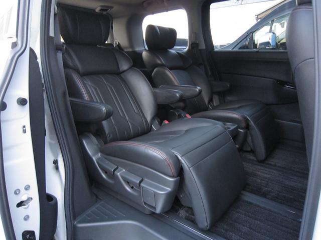 エルグランド ３５０ハイウェイスタープレミアムアーバンクロム　全ＯＰエマージェンシーブレーキ車線逸脱防止レーダークルーズ踏間違衝突防止Ｗサンルーフ純正ナビ後席ディスプレイ本革シート前後側方衝突防止アラウンドビュＭスマートミラーＣソナパワーバック両電ドア保温保冷庫（67枚目）