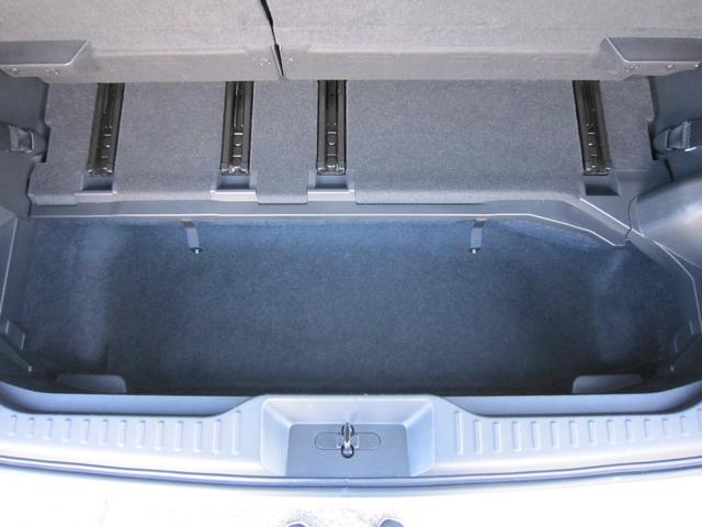 エルグランド ３５０ハイウェイスタープレミアムアーバンクロム　全ＯＰエマージェンシーブレーキ車線逸脱防止レーダークルーズ踏間違衝突防止Ｗサンルーフ純正ナビ後席ディスプレイ本革シート前後側方衝突防止アラウンドビュＭスマートミラーＣソナパワーバック両電ドア保温保冷庫（80枚目）