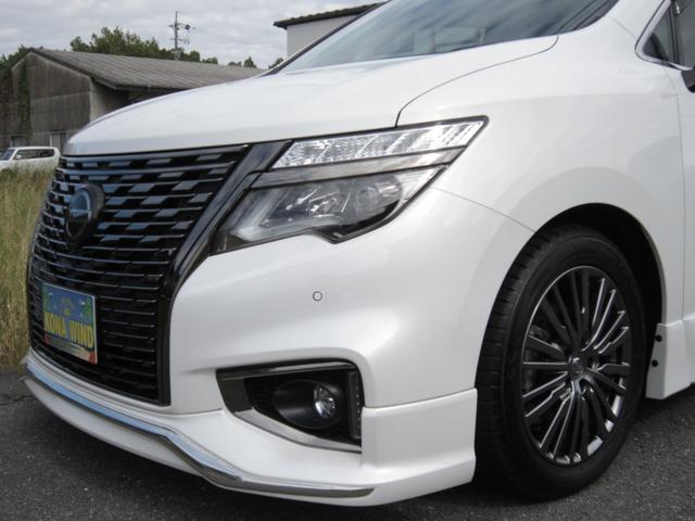 エルグランド ３５０ハイウェイスターアーバンクロム　４ＷＤ　メーカーオプション全装着エマージェンシーブレーキ車線逸脱防止レーダークルーズ踏間違衝突防止Ｗサンルーフ純正ナビ後席ディスプレイ前後側方衝突防止アラウンドビュＭパワーバック両電ドア寒冷地リモスタ（9枚目）