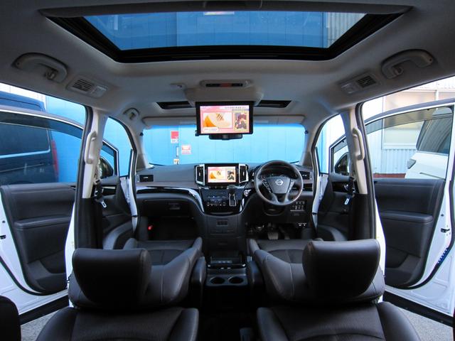 エルグランド ３５０ハイウェイスターアーバンクロム　４ＷＤ　メーカーオプション全装着エマージェンシーブレーキ車線逸脱防止レーダークルーズ踏間違衝突防止Ｗサンルーフ純正ナビ後席ディスプレイ前後側方衝突防止アラウンドビュＭパワーバック両電ドア寒冷地リモスタ（20枚目）