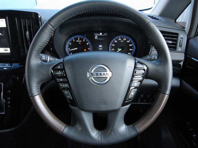 エルグランド ３５０ハイウェイスターアーバンクロム　４ＷＤ　メーカーオプション全装着エマージェンシーブレーキ車線逸脱防止レーダークルーズ踏間違衝突防止Ｗサンルーフ純正ナビ後席ディスプレイ前後側方衝突防止アラウンドビュＭパワーバック両電ドア寒冷地リモスタ（32枚目）