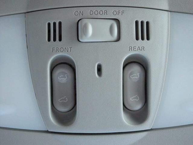 エルグランド ３５０ハイウェイスターアーバンクロム　４ＷＤ　メーカーオプション全装着エマージェンシーブレーキ車線逸脱防止レーダークルーズ踏間違衝突防止Ｗサンルーフ純正ナビ後席ディスプレイ前後側方衝突防止アラウンドビュＭパワーバック両電ドア寒冷地リモスタ（44枚目）