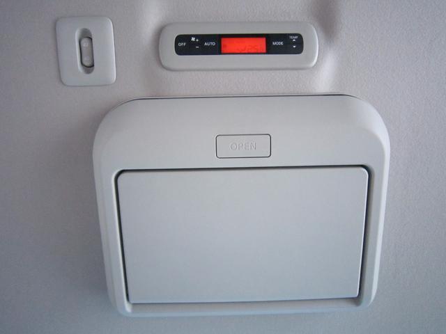 エルグランド ３５０ハイウェイスターアーバンクロム　４ＷＤ　メーカーオプション全装着エマージェンシーブレーキ車線逸脱防止レーダークルーズ踏間違衝突防止Ｗサンルーフ純正ナビ後席ディスプレイ前後側方衝突防止アラウンドビュＭパワーバック両電ドア寒冷地リモスタ（45枚目）