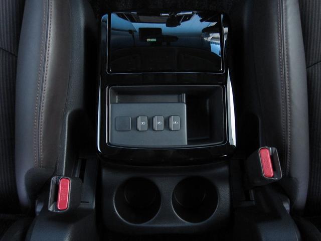 エルグランド ３５０ハイウェイスターアーバンクロム　４ＷＤ　メーカーオプション全装着エマージェンシーブレーキ車線逸脱防止レーダークルーズ踏間違衝突防止Ｗサンルーフ純正ナビ後席ディスプレイ前後側方衝突防止アラウンドビュＭパワーバック両電ドア寒冷地リモスタ（47枚目）