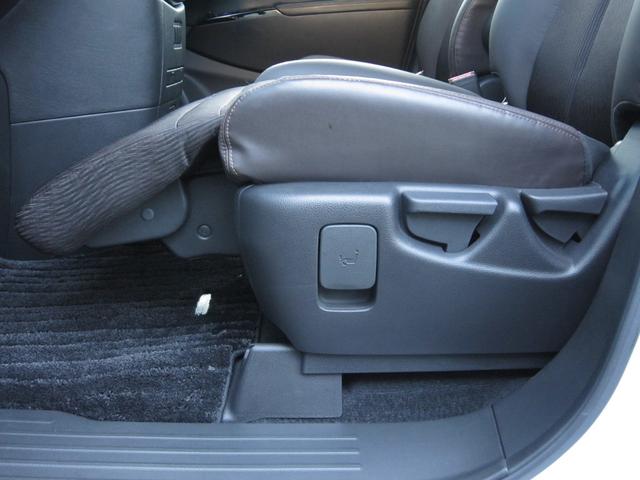 エルグランド ３５０ハイウェイスターアーバンクロム　４ＷＤ　メーカーオプション全装着エマージェンシーブレーキ車線逸脱防止レーダークルーズ踏間違衝突防止Ｗサンルーフ純正ナビ後席ディスプレイ前後側方衝突防止アラウンドビュＭパワーバック両電ドア寒冷地リモスタ（64枚目）