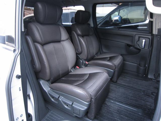 エルグランド ３５０ハイウェイスターアーバンクロム　４ＷＤ　メーカーオプション全装着エマージェンシーブレーキ車線逸脱防止レーダークルーズ踏間違衝突防止Ｗサンルーフ純正ナビ後席ディスプレイ前後側方衝突防止アラウンドビュＭパワーバック両電ドア寒冷地リモスタ（65枚目）