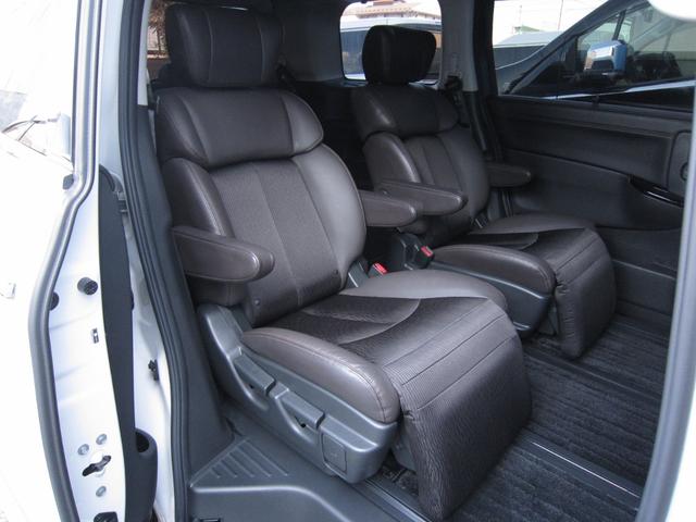 エルグランド ３５０ハイウェイスターアーバンクロム　４ＷＤ　メーカーオプション全装着エマージェンシーブレーキ車線逸脱防止レーダークルーズ踏間違衝突防止Ｗサンルーフ純正ナビ後席ディスプレイ前後側方衝突防止アラウンドビュＭパワーバック両電ドア寒冷地リモスタ（67枚目）