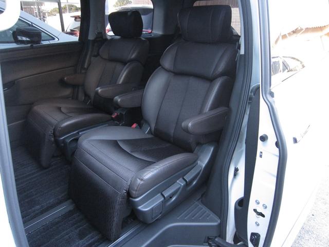 エルグランド ３５０ハイウェイスターアーバンクロム　４ＷＤ　メーカーオプション全装着エマージェンシーブレーキ車線逸脱防止レーダークルーズ踏間違衝突防止Ｗサンルーフ純正ナビ後席ディスプレイ前後側方衝突防止アラウンドビュＭパワーバック両電ドア寒冷地リモスタ（68枚目）