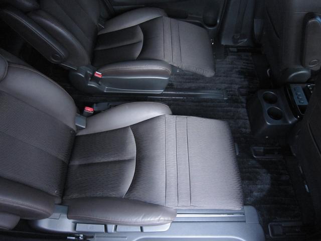 エルグランド ３５０ハイウェイスターアーバンクロム　４ＷＤ　メーカーオプション全装着エマージェンシーブレーキ車線逸脱防止レーダークルーズ踏間違衝突防止Ｗサンルーフ純正ナビ後席ディスプレイ前後側方衝突防止アラウンドビュＭパワーバック両電ドア寒冷地リモスタ（70枚目）