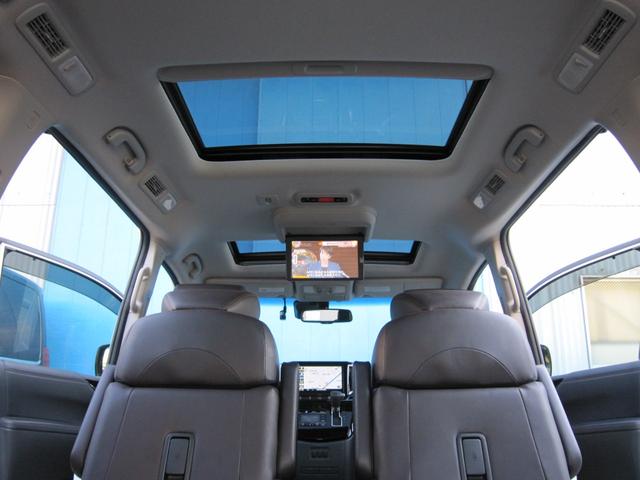 エルグランド ３５０ハイウェイスターアーバンクロム　４ＷＤ　メーカーオプション全装着エマージェンシーブレーキ車線逸脱防止レーダークルーズ踏間違衝突防止Ｗサンルーフ純正ナビ後席ディスプレイ前後側方衝突防止アラウンドビュＭパワーバック両電ドア寒冷地リモスタ（75枚目）