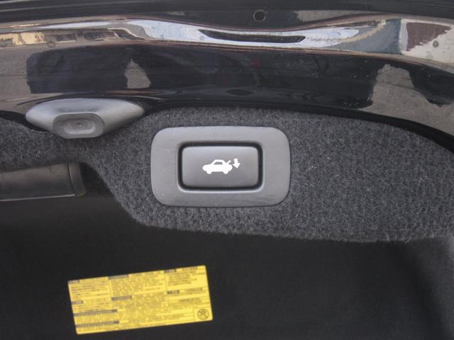 LS LS600hL エグゼクティブパッケージ 4WD モデリスタエアロリヤエンターテイメントマークレビンソンサウンド19SPドライバーモニター前後プリクラッシュSレ-ダークルーズLKAセミアニリン黒本革エアシート後席リラクゼーションパワートランク(40枚目)