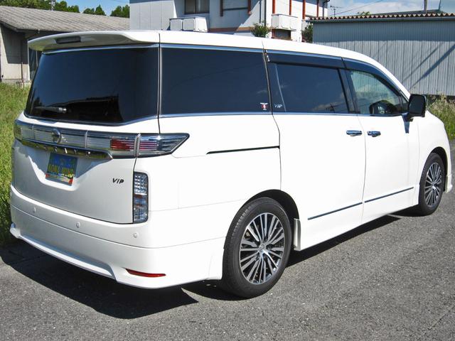 エルグランド ＶＩＰ　メーカーオプション全装着車　エマージェンシーブレーキ車線逸脱防止支援インテリジェントクルーズ踏み間違い衝突防止Ｗサンルーフ５．１ｃｈＢＯＳＥサウンド後席プライベートシアタ黒本革シートＬＥＤ電動ステップ（2枚目）