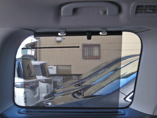 エルグランド ＶＩＰ　メーカーオプション全装着車　エマージェンシーブレーキ車線逸脱防止支援インテリジェントクルーズ踏み間違い衝突防止Ｗサンルーフ５．１ｃｈＢＯＳＥサウンド後席プライベートシアタ黒本革シートＬＥＤ電動ステップ（66枚目）