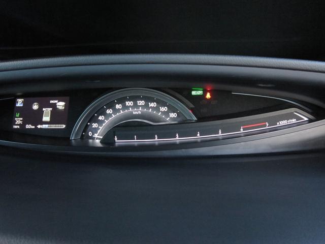 ●全天候型屋内展示場完備！雨天でも安心して車をご覧頂けます。●名神高速道路【岐阜羽島ＩＣ】を降りて２Ｋｍ、約３分の場所にあります。●電車＆バスをご利用の場合は最寄りの駅【岐阜羽島駅】まで送迎致します。