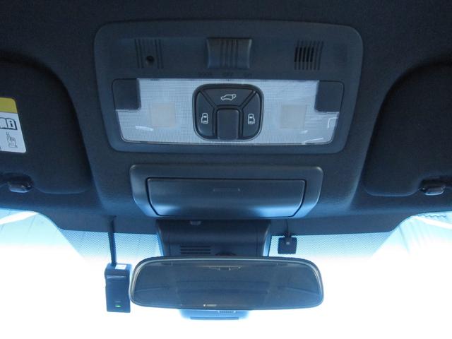 ★ステアリングスイッチ（オーディオ、マルチインフォメーションディスプレイ、ＬＤＡ）★カメラ一体型ドライブレコーダー（純正ディーラーオプション品）★ビルトインＥＴＣ（ナビゲーション連動タイプ）